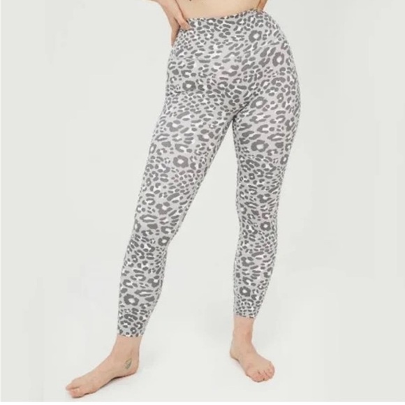 Aerie Offline Goals High Waisted Leopard Print Grey and White Legging - Picture 1 of 11